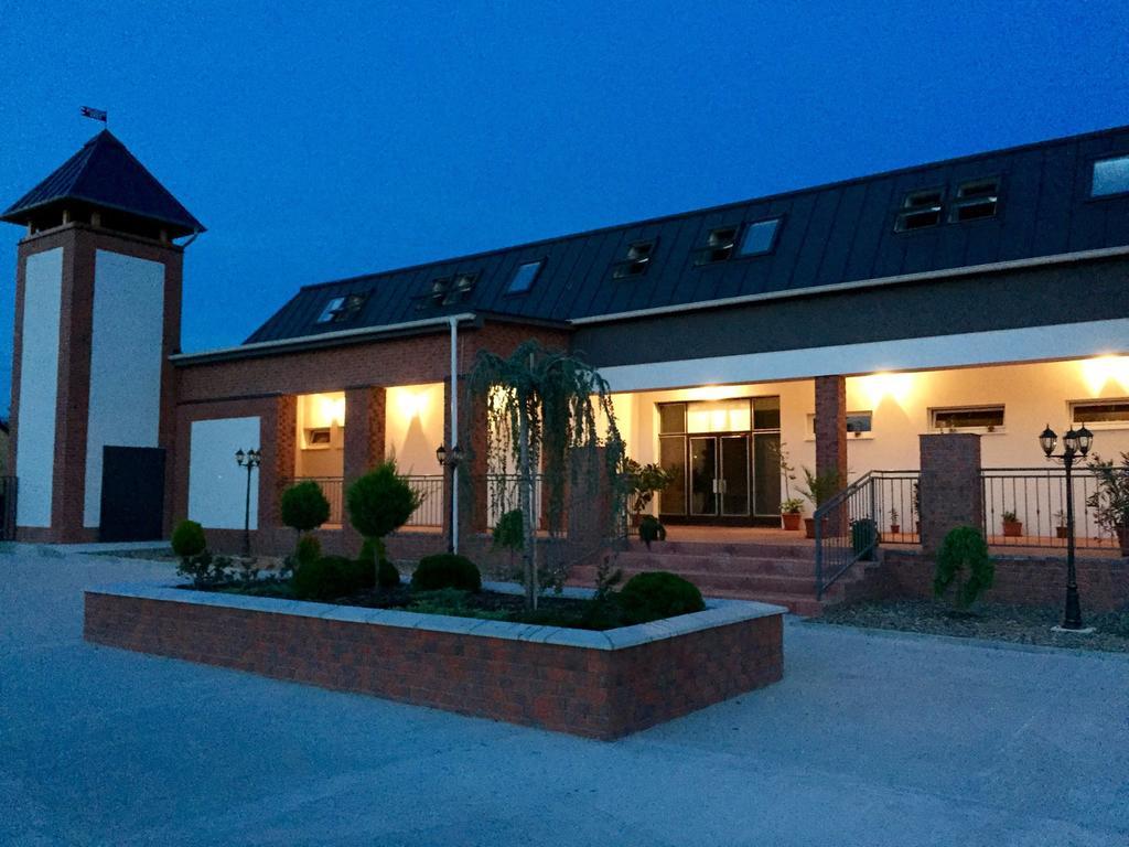 Guest House Hodus Vydrany Eksteriør bilde